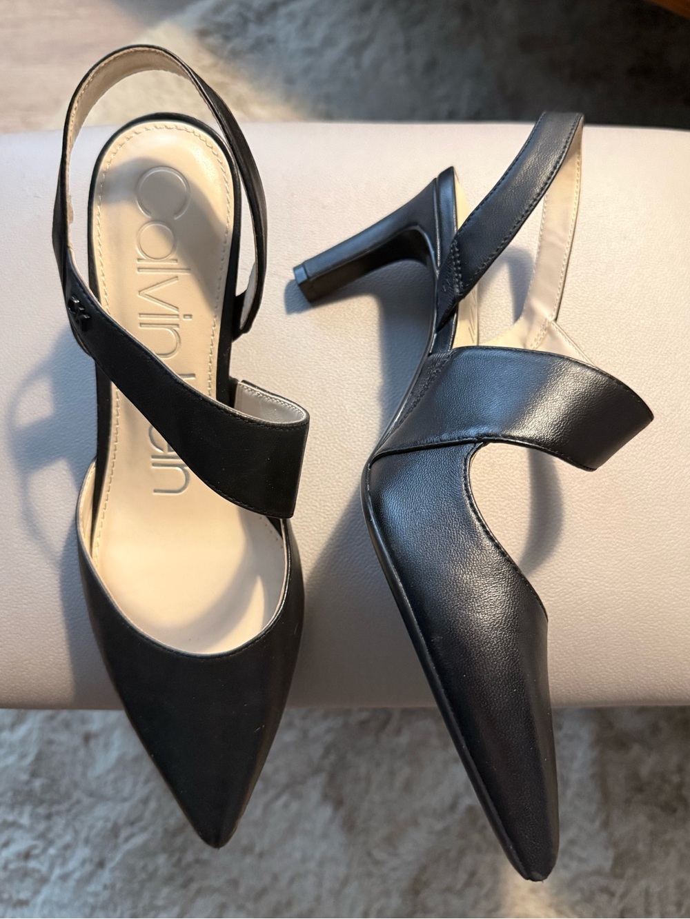 LIKE NEW Calvin Klein Black Pointed Slingback Heels
